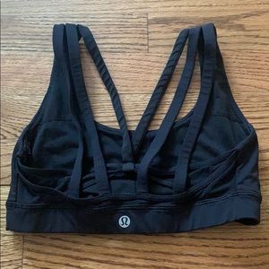 Barely worn Lululemon sports bra!!